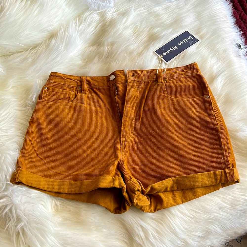 Corduroy Shorts size 13/31 waist Brand New 🔥♥️